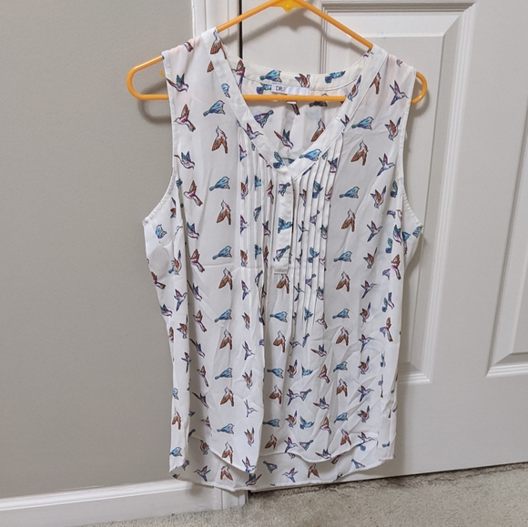 DR2 Tops - DR 2 white top with multicolored birds